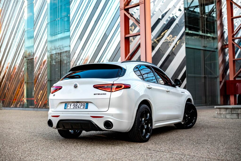 Alfa Romeo Stelvio Veloce Ti exhaust live